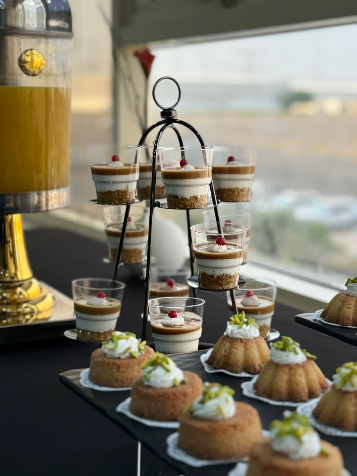 Cakes and Desserts Image